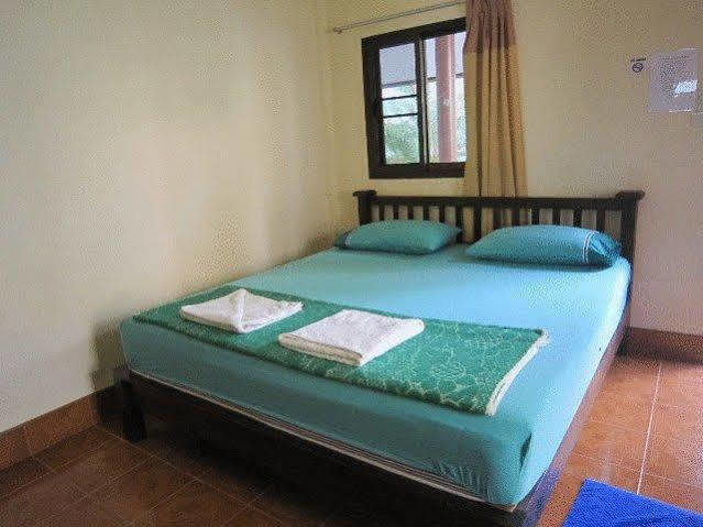 Lanta Bee Garden Bungalow Sha Extra Plus 란타섬 외부 사진